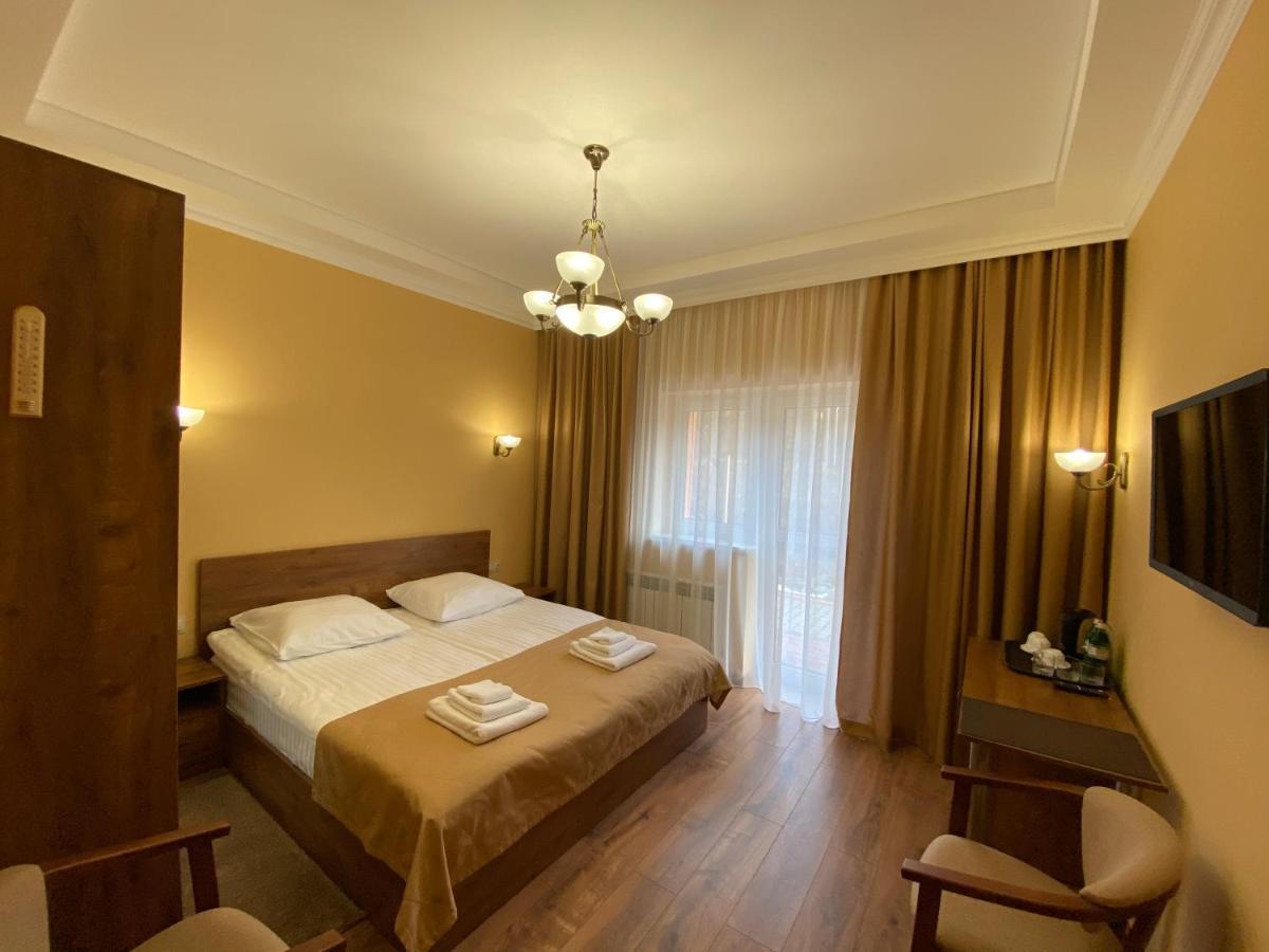 Сонячна Соната Otel Polyana  Dış mekan fotoğraf
